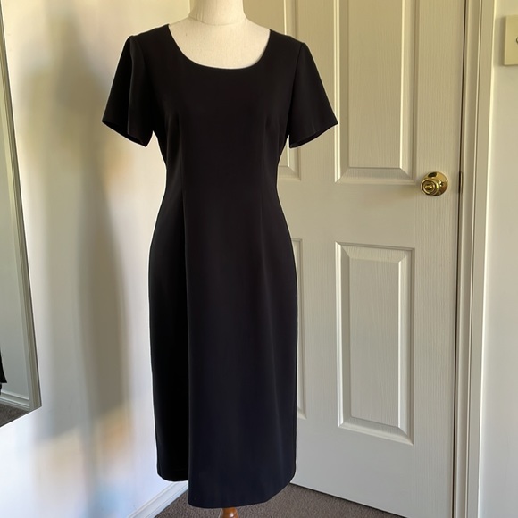 Brown Sugar Dresses & Skirts - 🖤BROWN SUGAR vintage black fitted dress